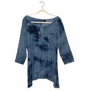 NEW DIRECTIONS WOMENS BLUE SEQUIN TYE DYE LOOK HANDKERCHIEF HEM BLOUSE SIZE XL